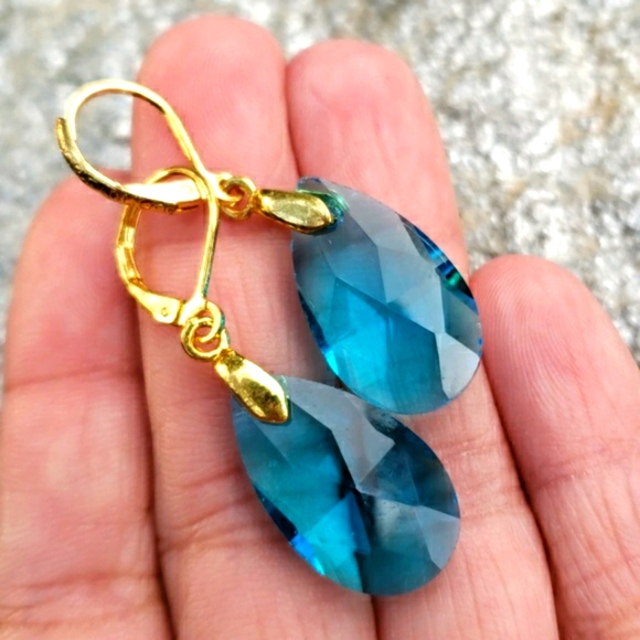 Vtg Joan Rivers Faceted Blue Crystal Drop Earrings - Picture 4 of 8